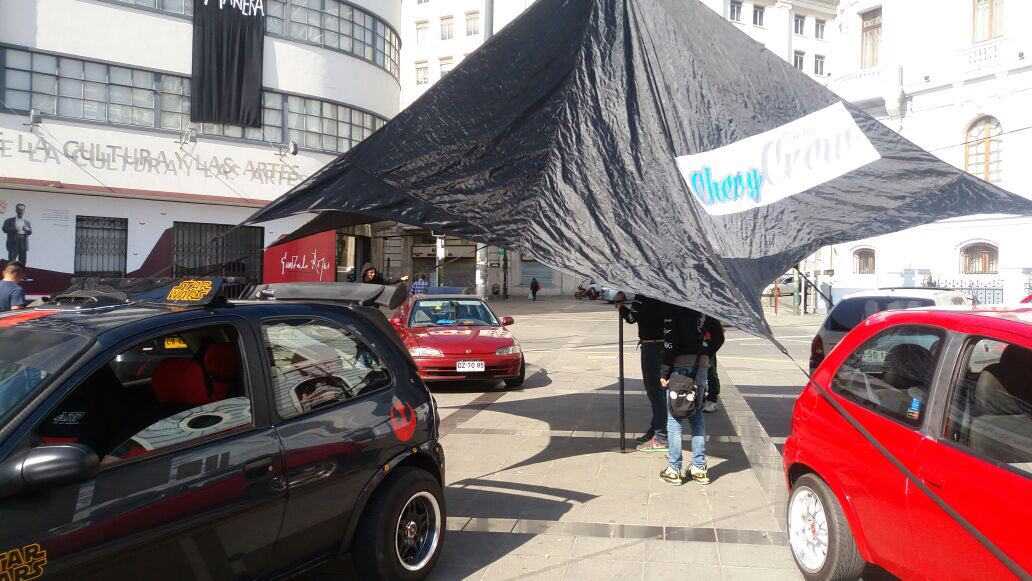ChevyCrewTuning's tweet image. Instalando nuestra Carpa en Plaza Soto Mayor Valparaíso primera vez instalada en nuestra comuna Porteña #ChevyCrew