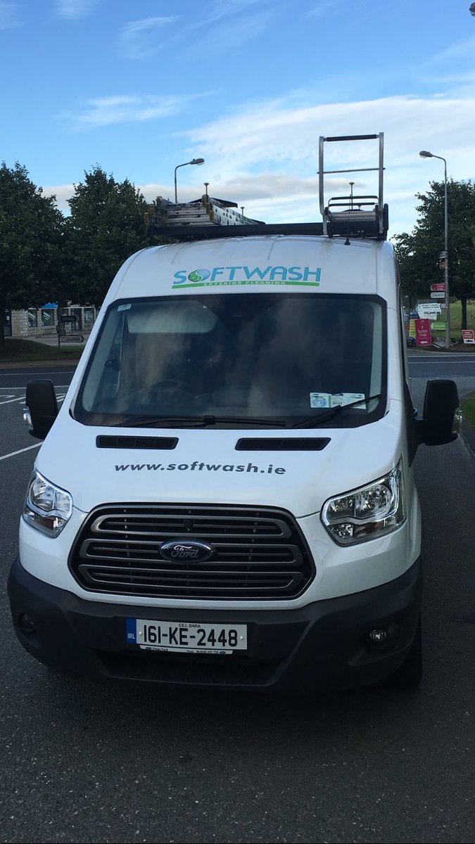 Softwash_ie's tweet photo. New van branding complete 😊
Thanks again to @unahealydesign for the logo and Alan Bannon signs for the signage 👍🏻 https://t.co/0GPDc07Fxp