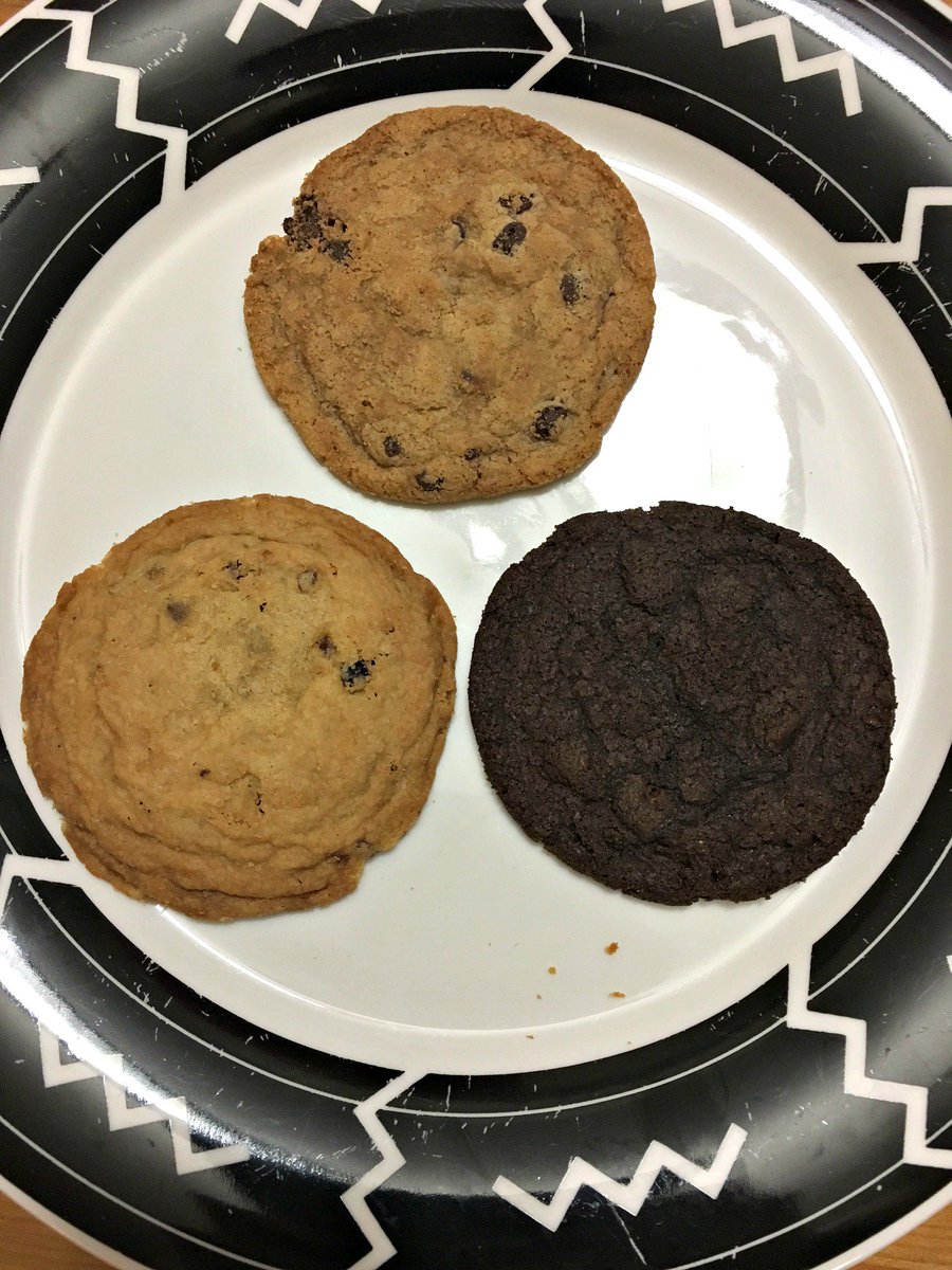 CheapEasyGFree's tweet image. OMG. @GlutinoFoods has blown my mind with their new #glutenfree Crispy Cookie Thins! bit.ly/2bw0mhU