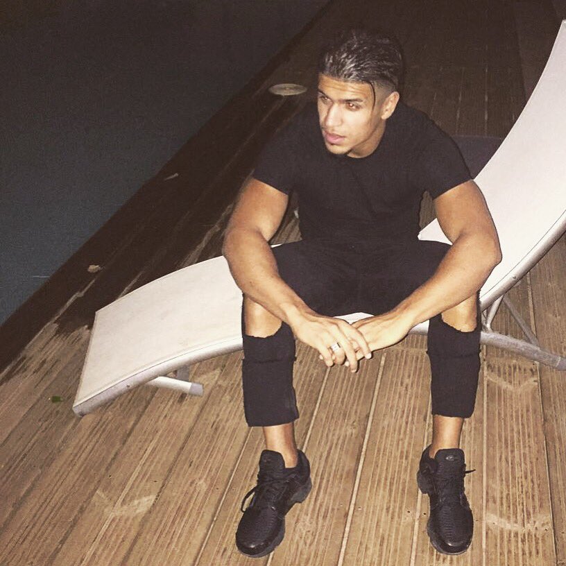 OfficielAlrima's tweet photo. Bien arriver à Paris hemdoulileh on va pouvoir reprendre du service à très vite 🔥🔥 #Alrima #RetourProche https://t.co/O4f7i8GcQv