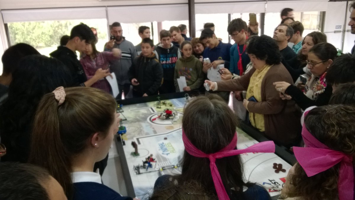 MagelaFuzatti's tweet photo. Y mostramos el Desafío de Robótica!!! @FLL_Uruguay @Plan_Ceibal Preparándose para Olimpíada https://t.co/Jm28UruhPS https://t.co/i7pWxZMnmE