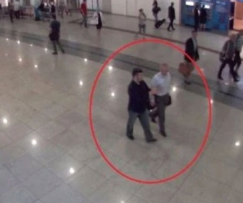 "FETÖ/PDY" soruşturmasında aranan Adil Öksüz'ü havaalanında karşıladığı belirtilen Ali Kaya İzmir'de yakalandı.