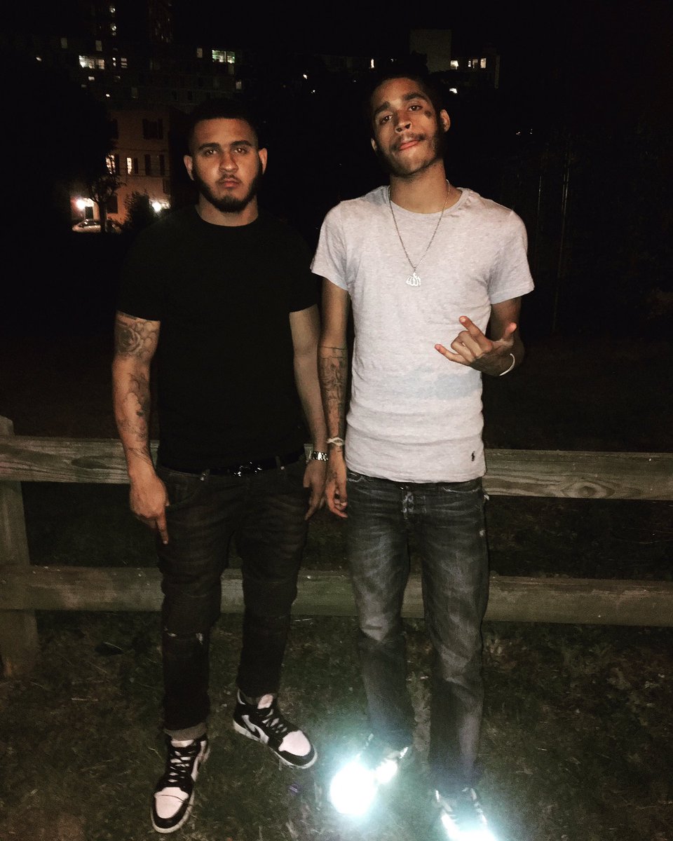 _1meechie's tweet photo. Keep quan around cause we just a like #brovas ๐ค๐ผ https://t.co/ze2nHW3tbt