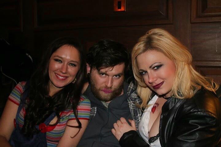 ScreamQStream's tweet photo. Watch @jessicacameron_ do a cute guys make up in a bar and more #ScreamVention madness!
https://t.co/iAk4MtdDWF https://t.co/K9rwZJbbuP