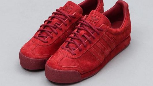 UrbanDaddy's tweet image. Our editors and their style picks. It's time. #FiveEasyPieces bit.ly/2bCSd5v