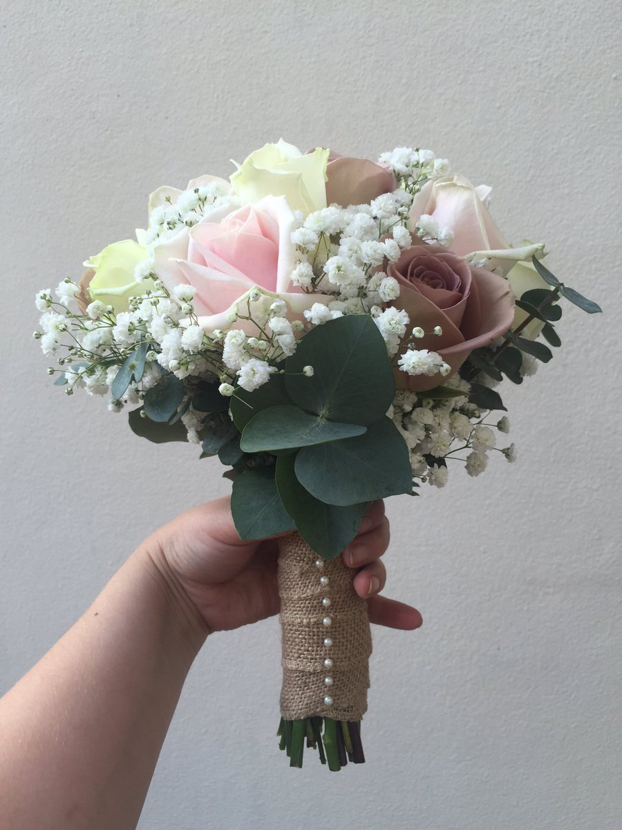 Tigerlilyfloral's tweet photo. vintage, chic wedding with the gorgeous #amnesia roses all from my fabulous supplier @CScrutonFlowers  only the best https://t.co/XCwCbUS5cK