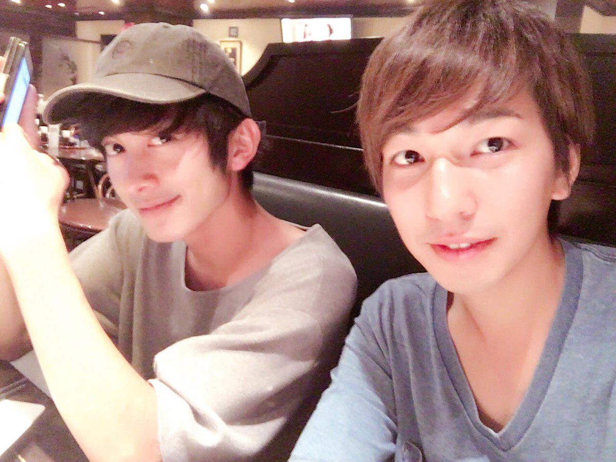 スカイサーキット松本勇馬 Twitterren おはようございます 昨日はいつもお世話になってる Weyebeauty さんで眉毛やってもらってから恋んトス男子メンバーと東京帰ってきてぶりに集まりました やっぱり4人集まると落ち着く また飲みたい そして28歳になりました スカイサーキット松本勇馬 Twitterren おはようございます 昨日はいつもお世話になってる Weyebeauty さんで眉毛やってもらってから恋んトス男子メンバーと東京帰ってきてぶりに集まりました やっぱり4人集まると落ち着く また飲みたい そして28歳になりました
