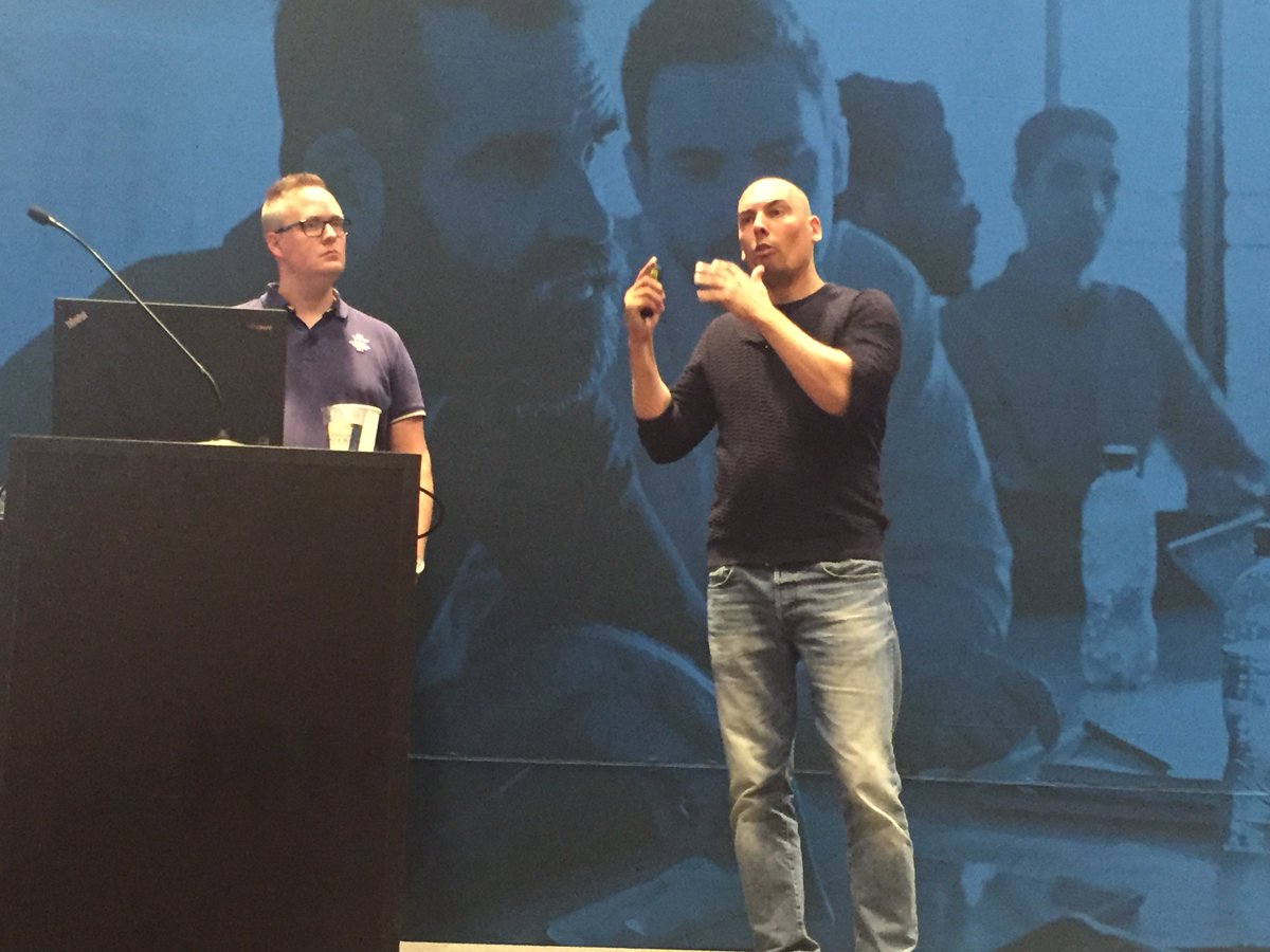 Great session by <a href="/FrankDenneman/">Frank Denneman</a> and <a href="/NHagoort/">Niels Hagoort</a>