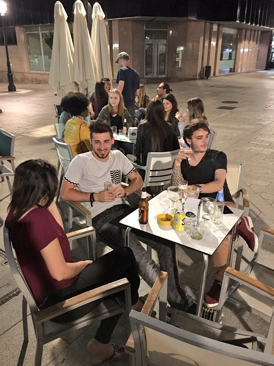 ESNVigo's tweet photo. ¿Empezamos? 😉 First Beers #ESNVigo #Vigo #WelcomeMonth #ESNWelcomeDays https://t.co/a43p9s4dmm