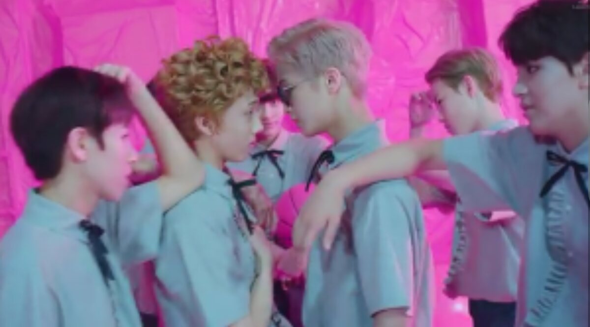 _Batracia's tweet photo. Noc kmpza pero los shippeo😂😂❤
#MarkJi (?) #Jirk (?) #MarkSung (?) Quiero un maldito Shippname ya. 😂❤ https://t.co/u5TvsXfzCU