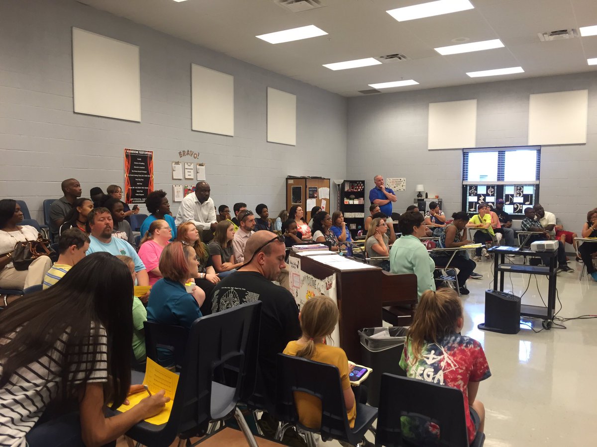 cmcclatchy's tweet photo. 8th Grade students and parents enjoying math at CHMS Math Parent Night. #CHMS_Mustangs #teamdcs https://t.co/pYbulQDCMX