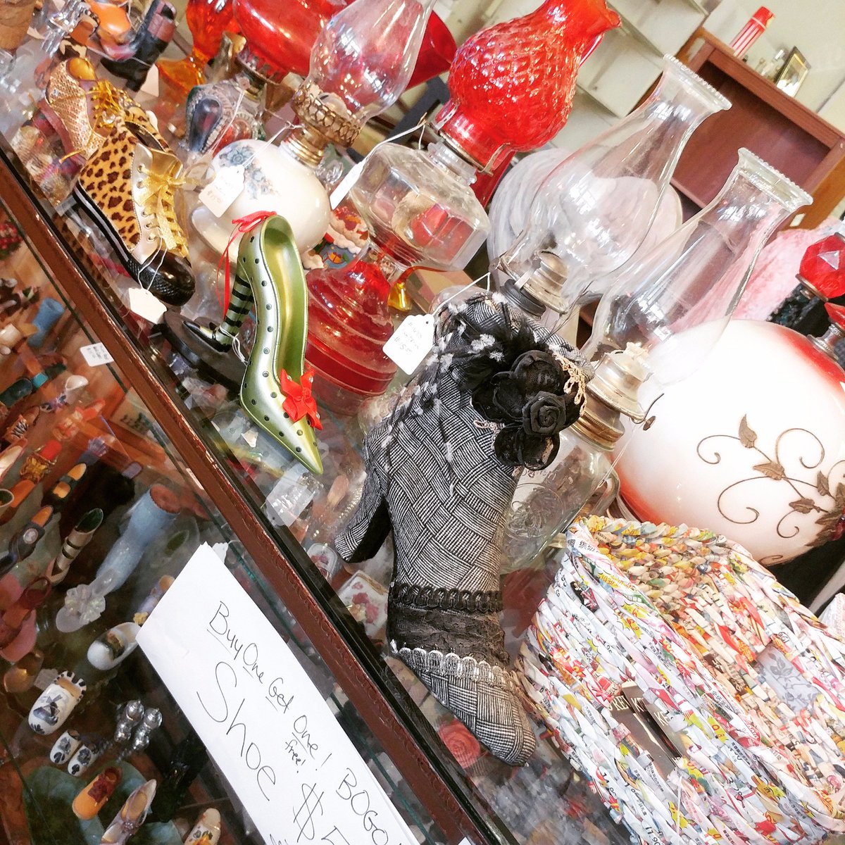 #IWillBeOkayAsSoonAs I find the best #Gift4Myself <a href="/UnionAntqsPblo/">Union Antiques</a> !