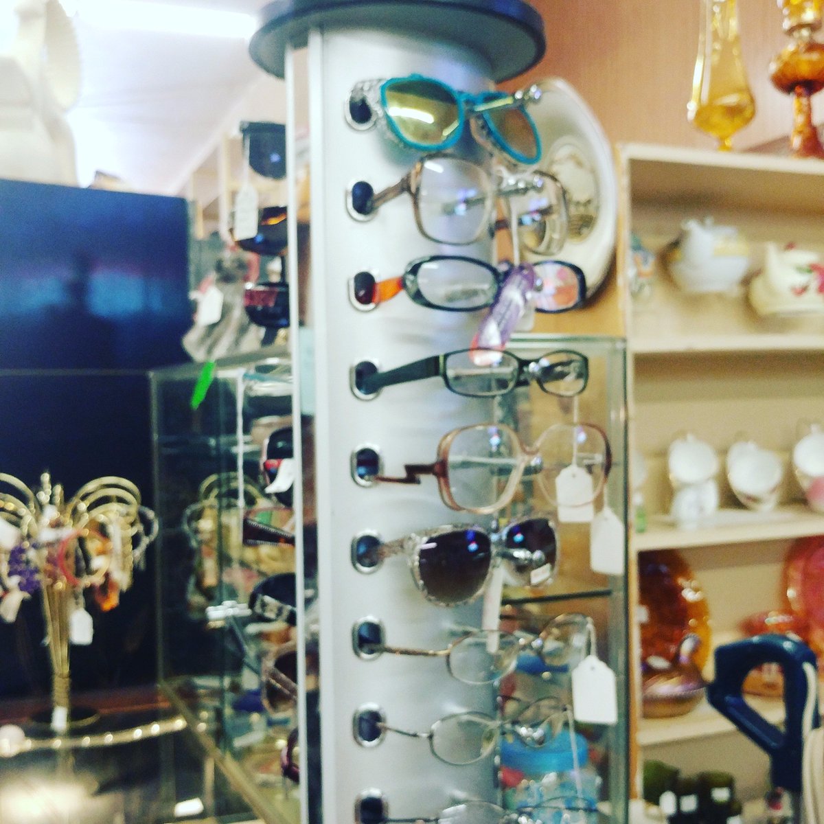 #IWillBeOkayAsSoonAs I find my #FashionFix <a href="/UnionAntqsPblo/">Union Antiques</a>