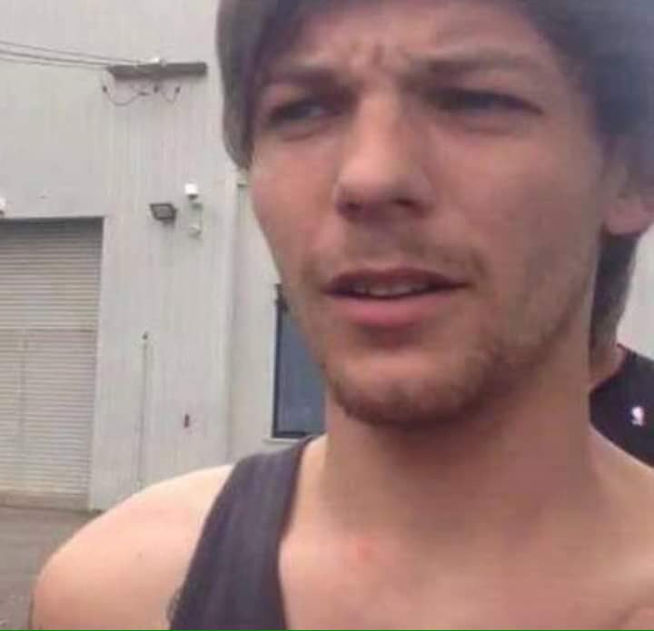 _fxckqueen1's tweet photo. "Haylor fue real, aceptenlo." "Larry no existen arruinan su amistad." 

#HaylorWillRiseParty https://t.co/YHBvjpWneS