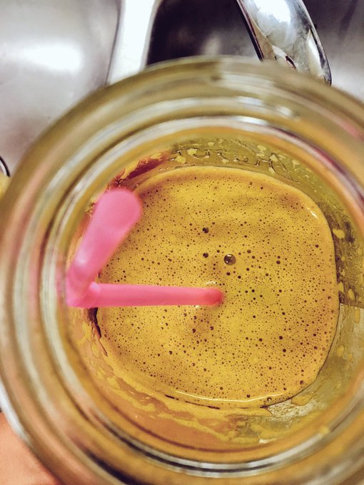 Mother natures finest juice 🙃 #eatingclean #juicecleanse #yummy https://t.co/KSR5aq7jV7<a href="/tag/eatingclean"class="tags">#eatingclean</a><a href="/tag/juicecleanse"class="tags">#juicecleanse</a><a href="/tag/yummy"class="tags"><span>#yummy</span></a>