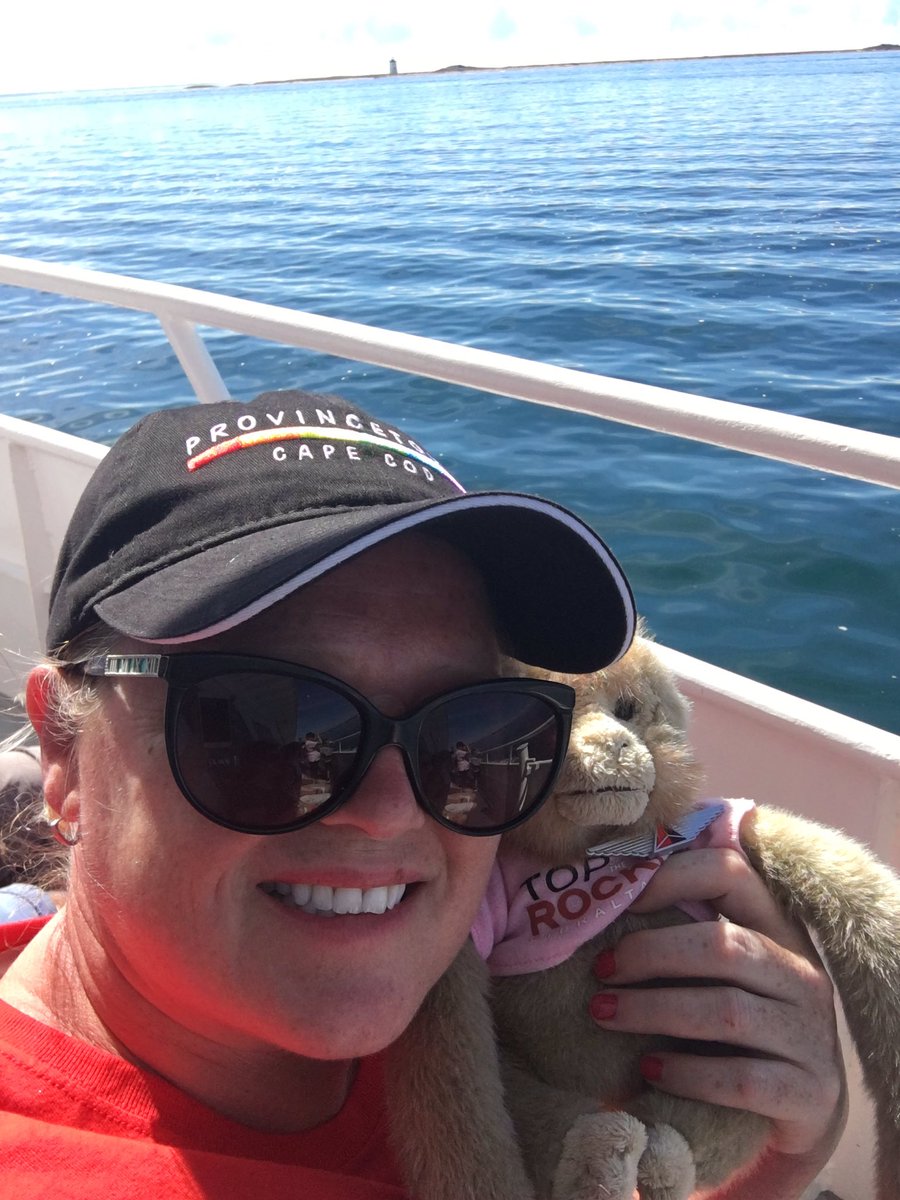 LGoonerHoward's tweet photo. Mac and I on our whale watching adventure! #macthemonkey https://t.co/tHgdLlpdyI