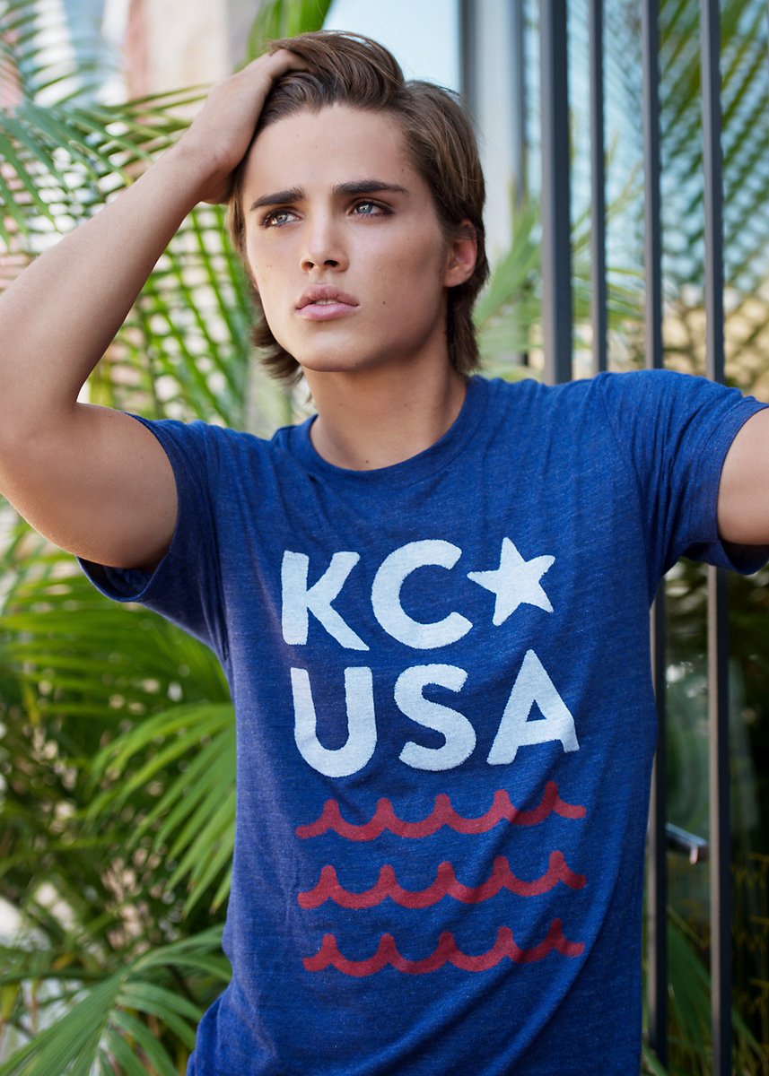 ocean_andsea's tweet photo. Getting dreamy with this shot from @imheathermorrow of our new KC USA tee. #OceanAndSea #KC #USA #KansasCity #tee https://t.co/VnihMcaIX0