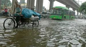 ASHISHOMAR3's tweet image. Two hour of rain is enough to bring out the real pictures of India&apos;s capital drainage system.#DelhiRains
