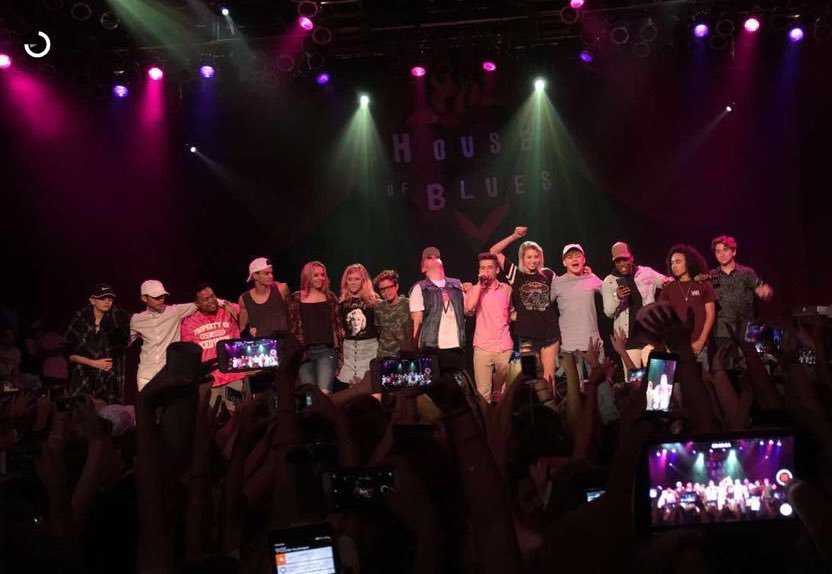 tlgupdates_'s tweet photo. On this tour, so many memories were created that will be remembered for life😌❤️ TLG Family for life😜👊🏼 https://t.co/r4VPJLdGlb