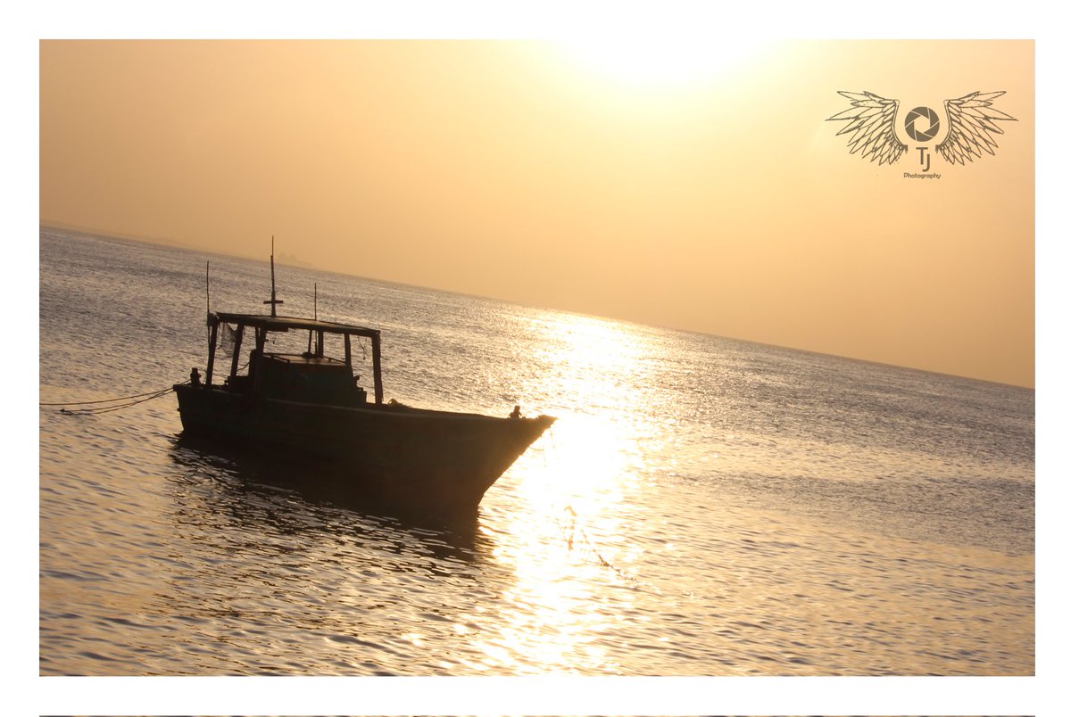thananjayanv's tweet image. #mclick #kanyakumari #beach #sunrise #boat #tamilnadu #india