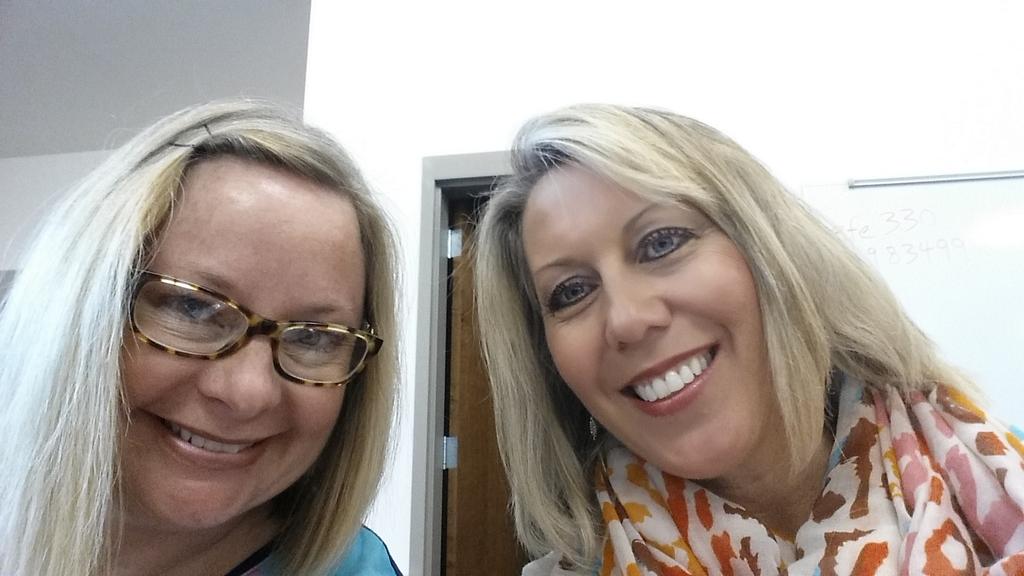 LeannFarrier's tweet photo. Super Cool Business Conference
#efe330 https://t.co/cm75QOUPmh