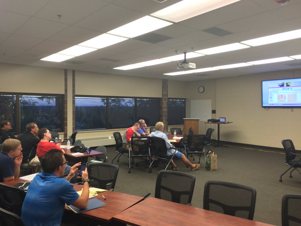 JohnCarrier42's tweet photo. Special thanks to @RadiusAthletics for a great round table and everyone for coming! Lots of #PressureManTips! https://t.co/n0ylZsr0LU