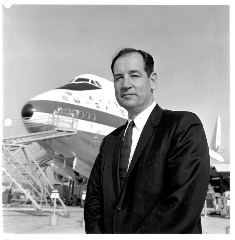 Dominic Gates tweet media