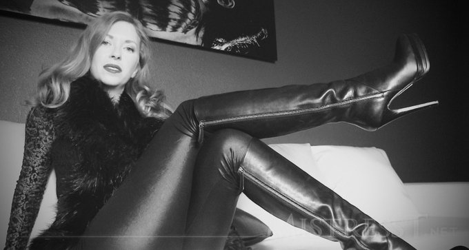 I *might* b flirting with a boot lover... #BootFetish #Boots #FemDom https://t.co/M7LPx6o2wI<a href="/tag/bootfetish"class="tags">#BootFetish</a><a href="/tag/femdom"class="tags"><span>#femdom</span></a><a href="/tag/boots"class="tags"><span>#boots</span></a>