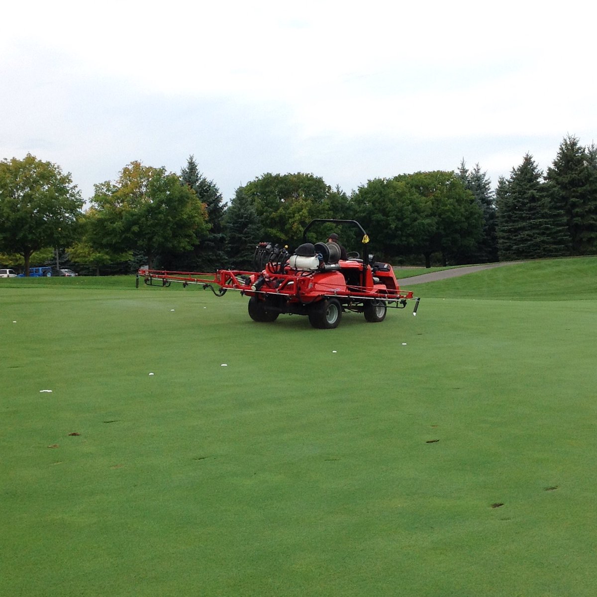 RathWayne's tweet photo. @redoxturf end of August and Redox test fairway still has no fungicides applied to it for 2016. #Oxycal #Naturecur https://t.co/DpNM4DUJqw