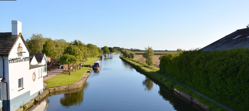 You can view all our service times and menus at our website: ow.ly/BSZo303ytl7