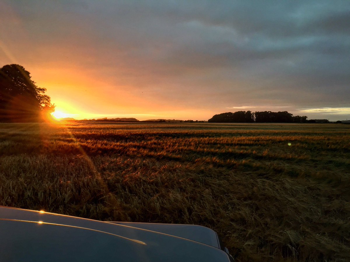 Stunning. @LancashireList <a href="/lythamstannesRT/">Lytham St. Annes RT 🏖</a> <a href="/stanneshour/">#StAnnesHour</a> <a href="/bush_trimmer/">StrongerTogether</a> @Norvidpro <a href="/RTBlackpool/">Blackpool Retweet 🏖</a> <a href="/The_Gazette/">Blackpool Gazette</a>