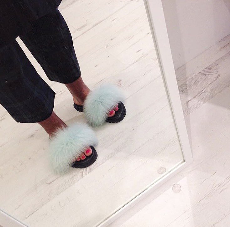 UtterCouture's tweet photo. #repost @leblackunicorn_ in her Julia Skergeth furry sliders π₯π₯ #sliders #uttercouture #faβ¦ https://t.co/G4mEhfF9eD https://t.co/m5YxQ4SFCd