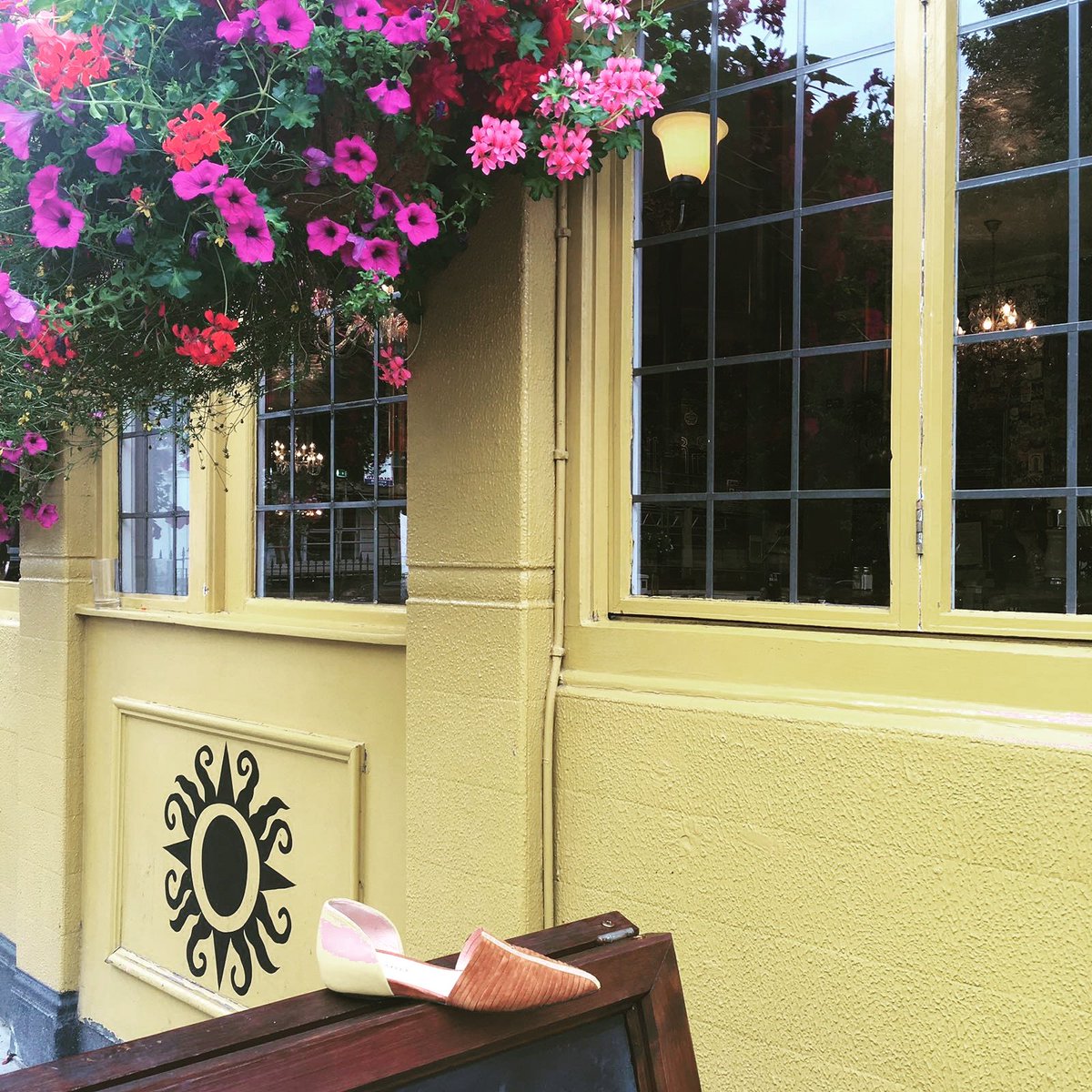 Have a great Wednesday #shoelovers! 
#phiomyo #madeinitaly #shoedesign #instashoes #shoegram