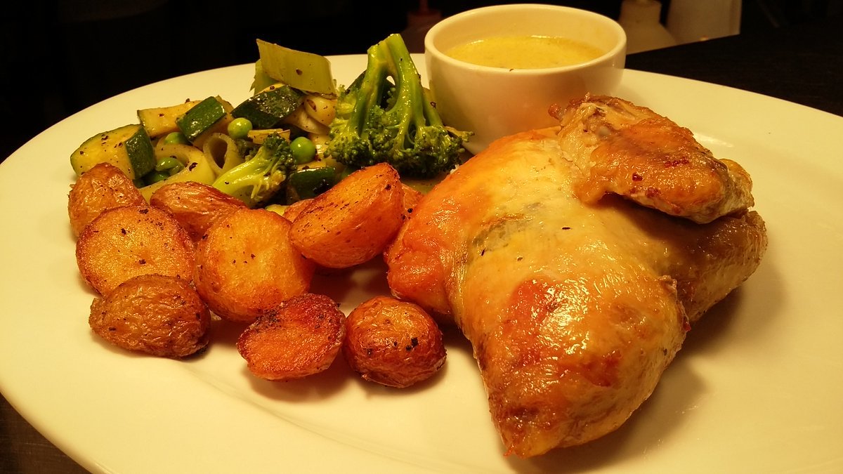 Half deboned chicken w/ sauteed potatoes and Knife's mixed green vegetables #CapeTown #Foodies