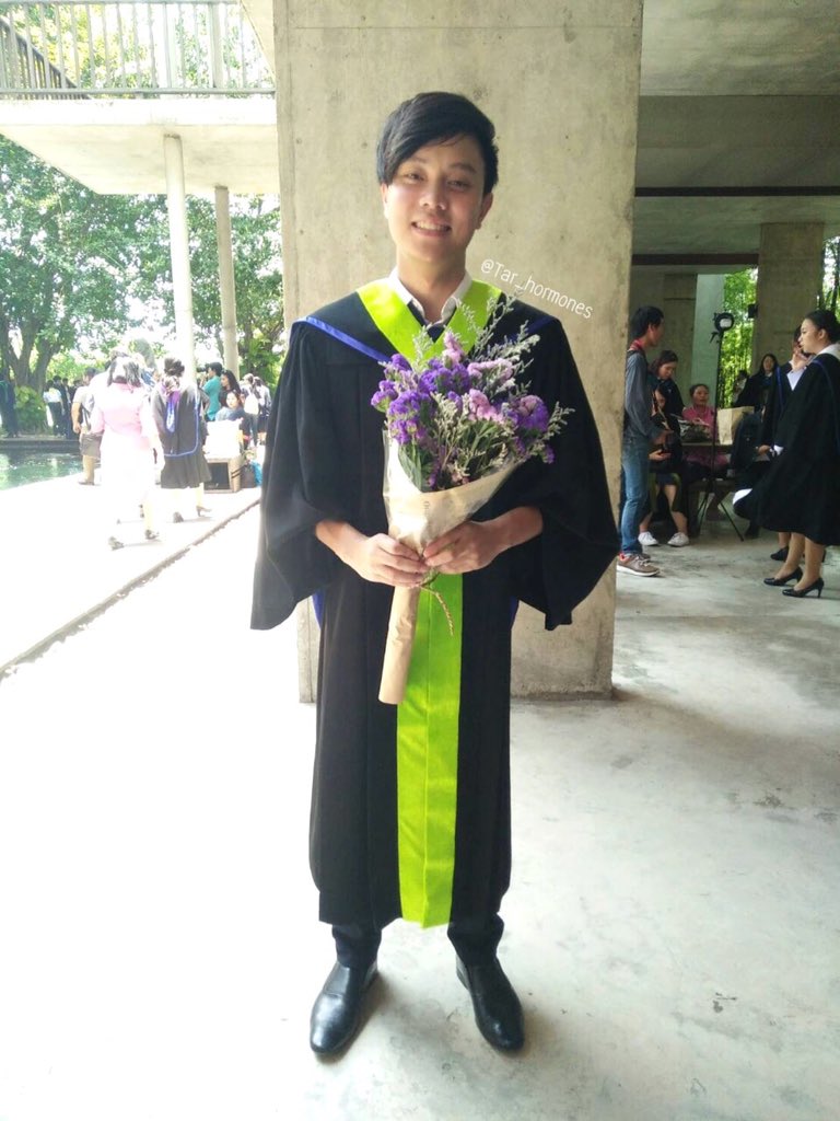 บัณฑิตใหม่ป้ายแดง cc: <a href="/gunnjunhavat/">Gunn  Junhavat</a> <a href="/alwaysgunnj/">AlwaysGunnJ♡</a>