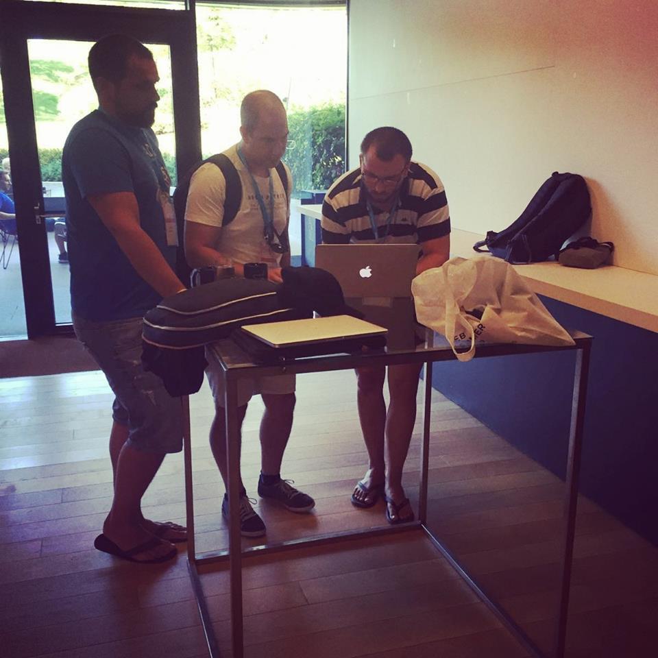 Locastic's tweet photo. Quick hacking sessions with team #Effectiva from Zagreb at @WebSummerCamp #websc #networking https://t.co/4USy06e4BT