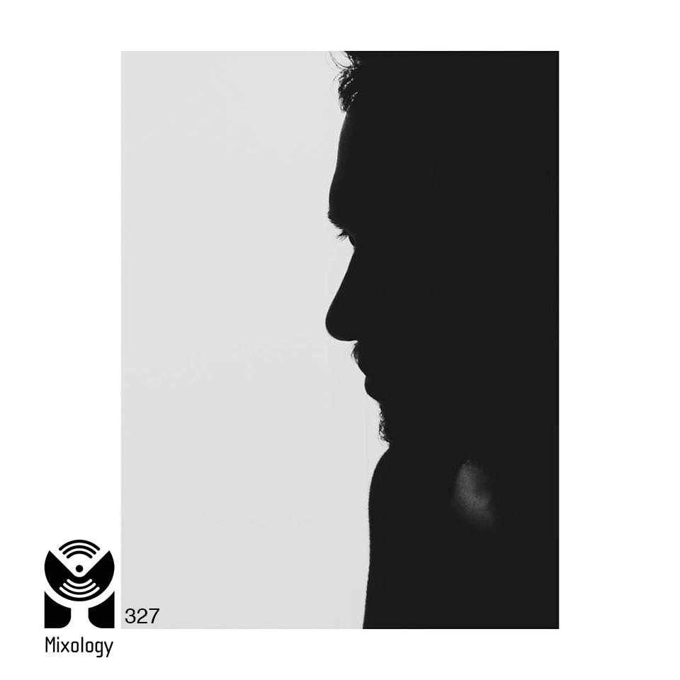 michael_lovisa's tweet photo. You can now listen to my mixtape for #MixologyRadioShow 
https://t.co/Wxl44NBGIi https://t.co/u7lsKFXzMv