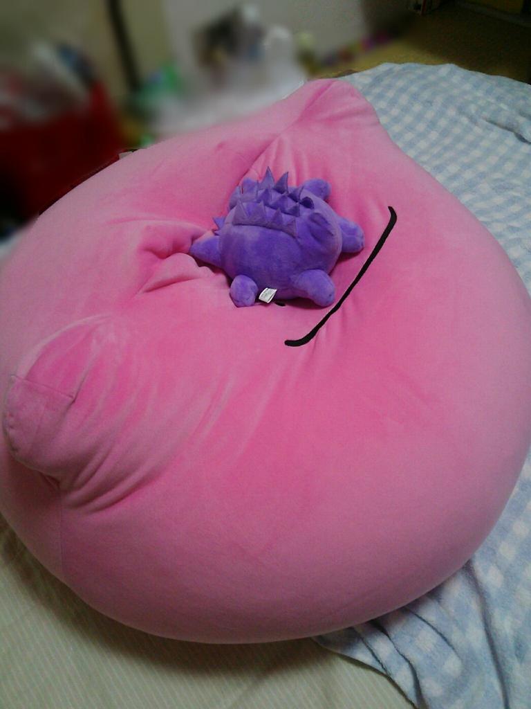 超ビッグサイズもっちりメタモン』が想像以上のもっちりで人をダメに