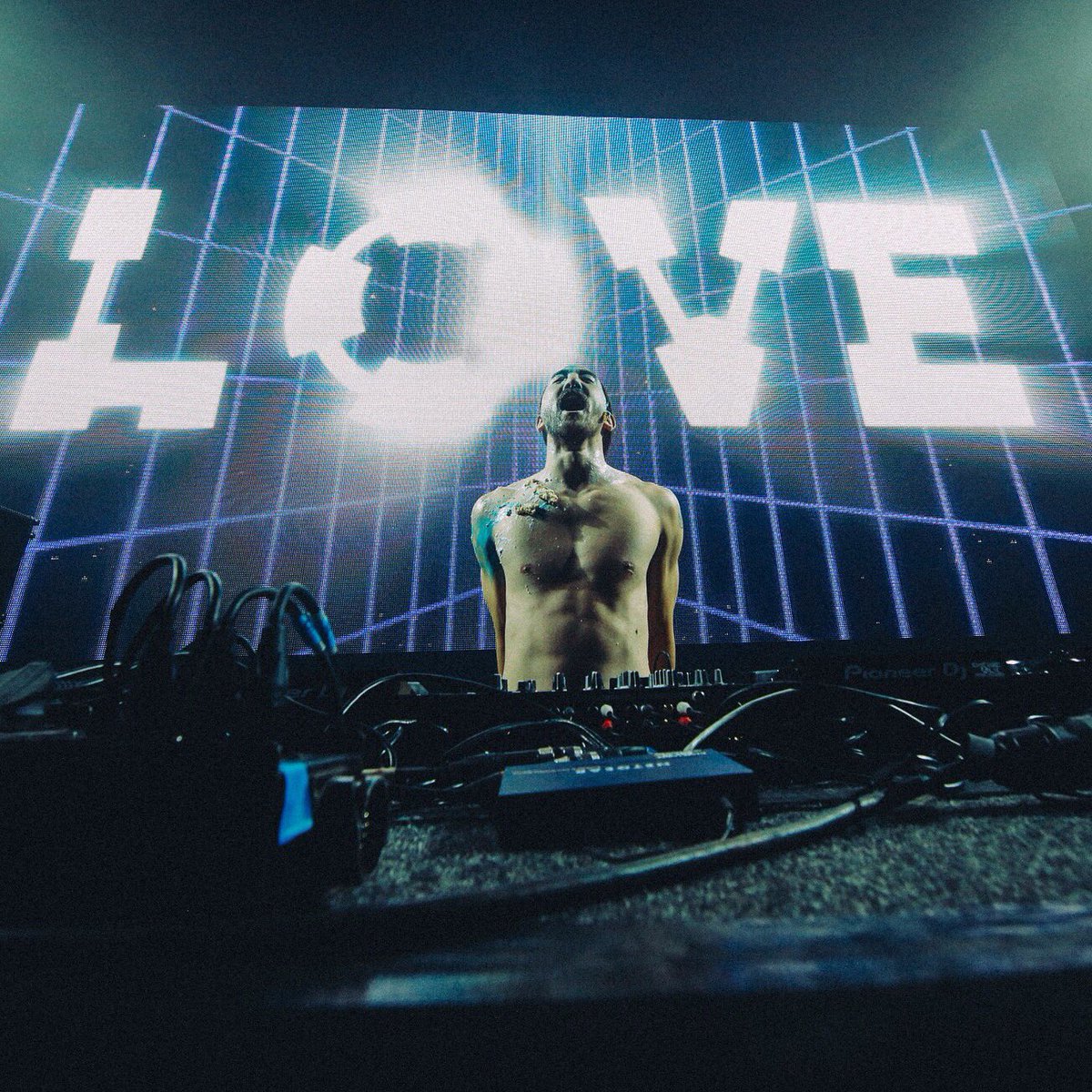 😍😭 https://t.co/RdX483vobl