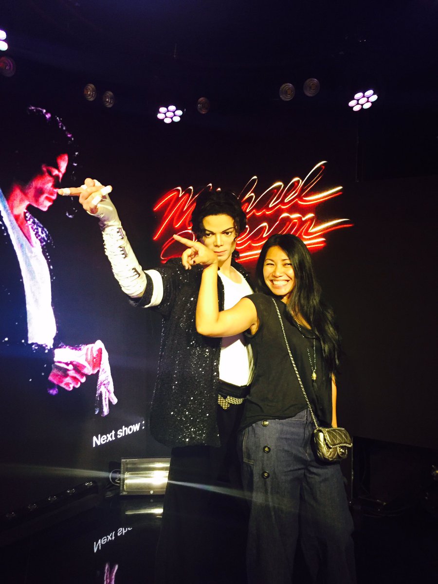 Anggun_Cipta's tweet photo. A private dancing lesson at @TussaudsBK with the King of Pop himself 😄😄😄 #AnggunMadameTussauds https://t.co/ySf50bIVQq