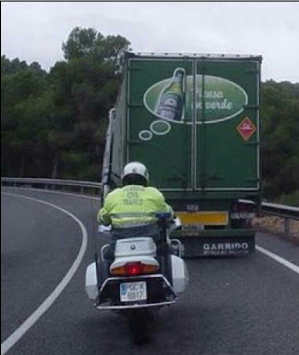 guardiacivil's tweet image. #HistoriasAlegresEn4Palabras 

"Hoy no murió nadie"