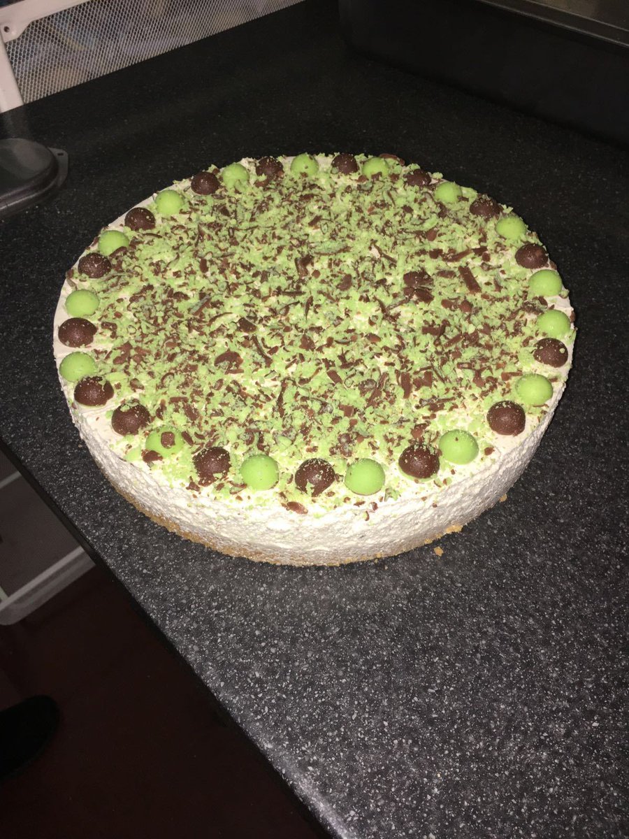 thebullanddog's tweet photo. What happens when your cheesecake is too beautiful to eat? #CheesecakeProblems https://t.co/ZAXGALdQfc