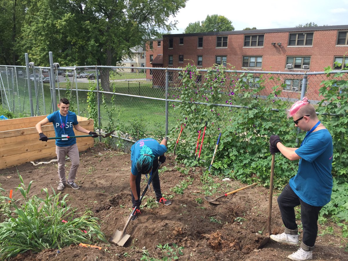RISDServes's tweet photo. #POSE16 volunteering to help setup @southsideclt new growing and community garden space in Pawtucket. https://t.co/EUoXJBVxEn