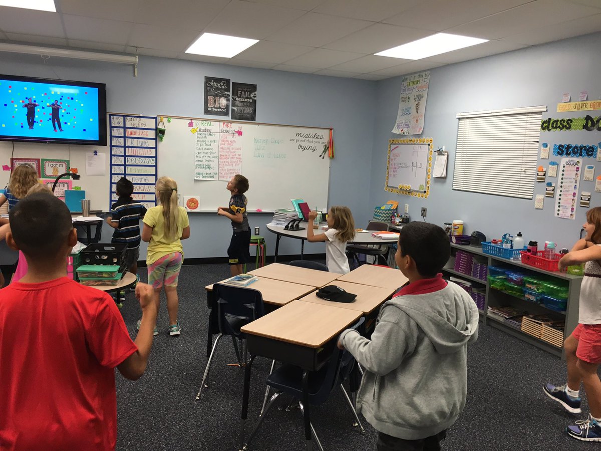 Cherpocks3rd's tweet photo. Go Noodle indoor recess on this icky day! We are loving it! 💙💚👍🏻🌧⛈ @DenhamOaks @SarahBordner55 https://t.co/g2hMyNCTVd