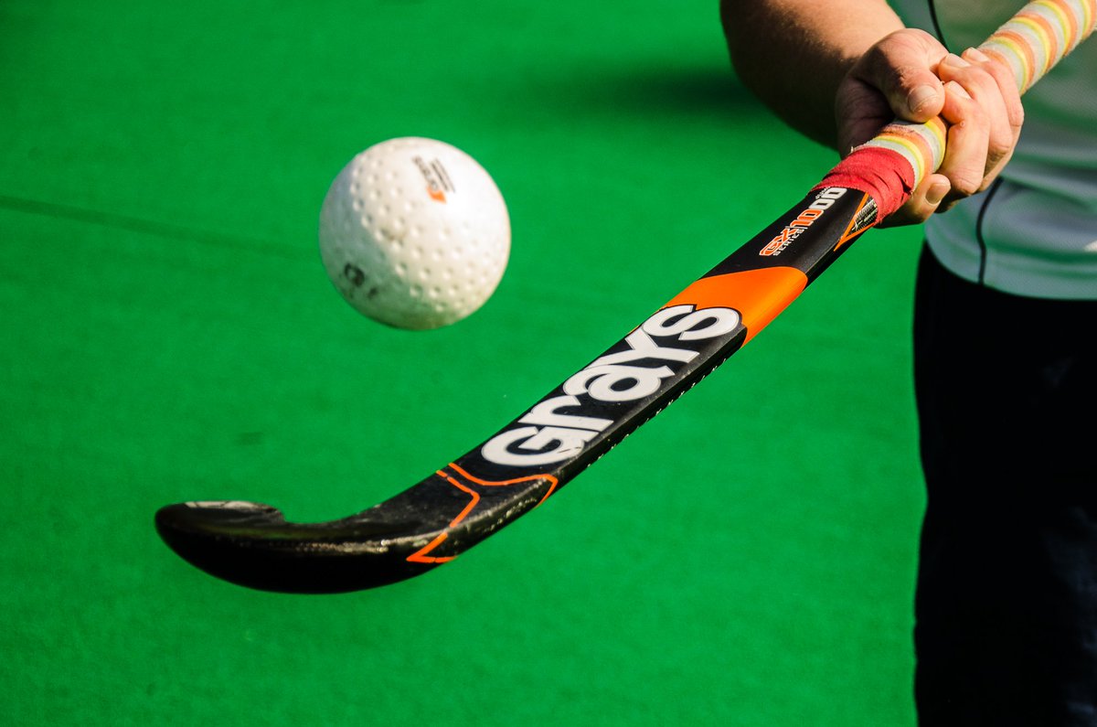 Who's keen to win a <a href="/Grays_SA/">Grays SA</a> hamper worth R1k? Become our 1000th follower &amp; the prize is yours! T&amp;Cs apply #PHL2016