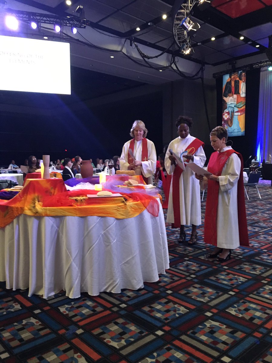 revbethanncook's tweet photo. Holy communion #UMC #Clergywomen with @bishop_la https://t.co/CGP4pbhMoP