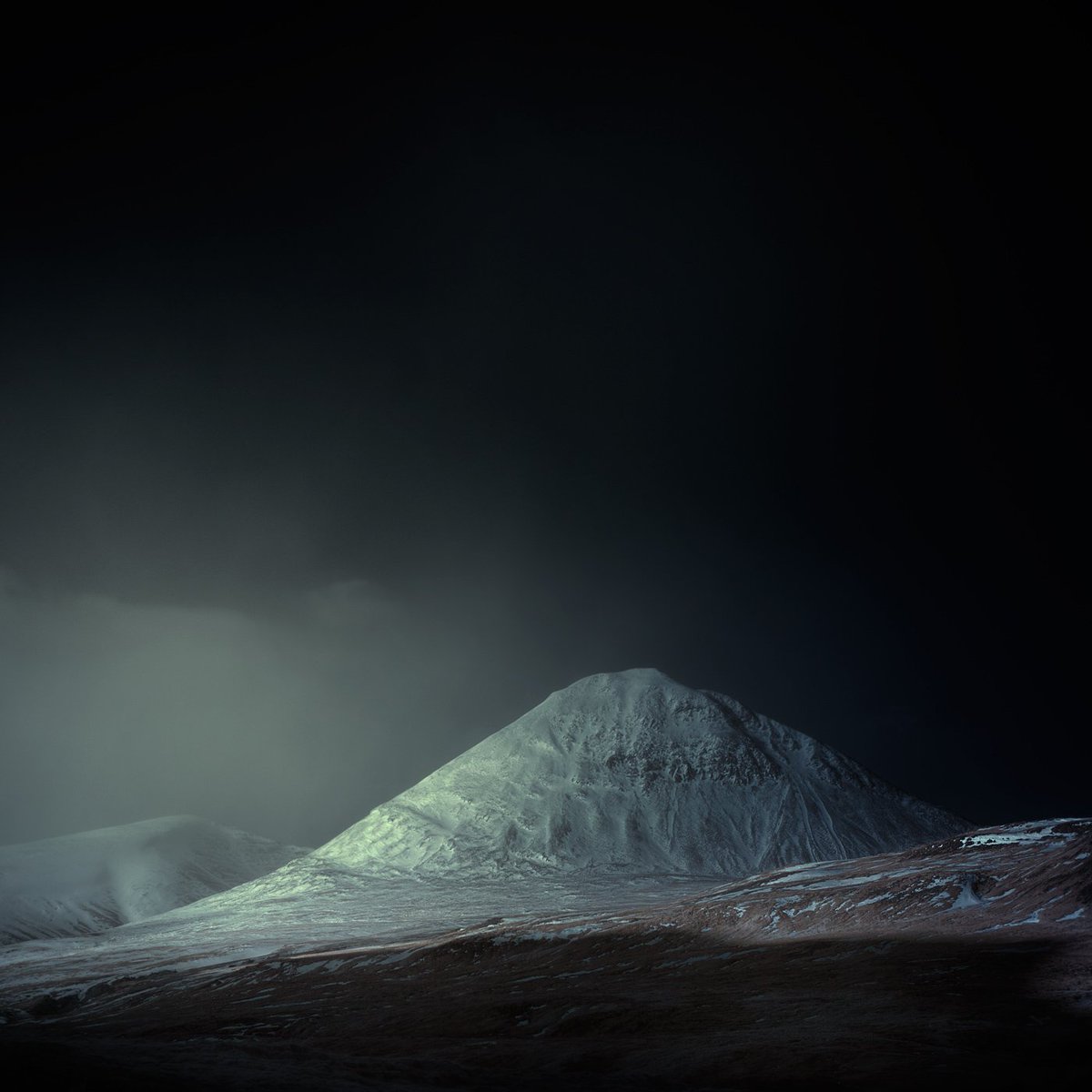 we are all broken that's how the light gets in 
- Ernest Hemingway

#infrared #iceland #baulamountain