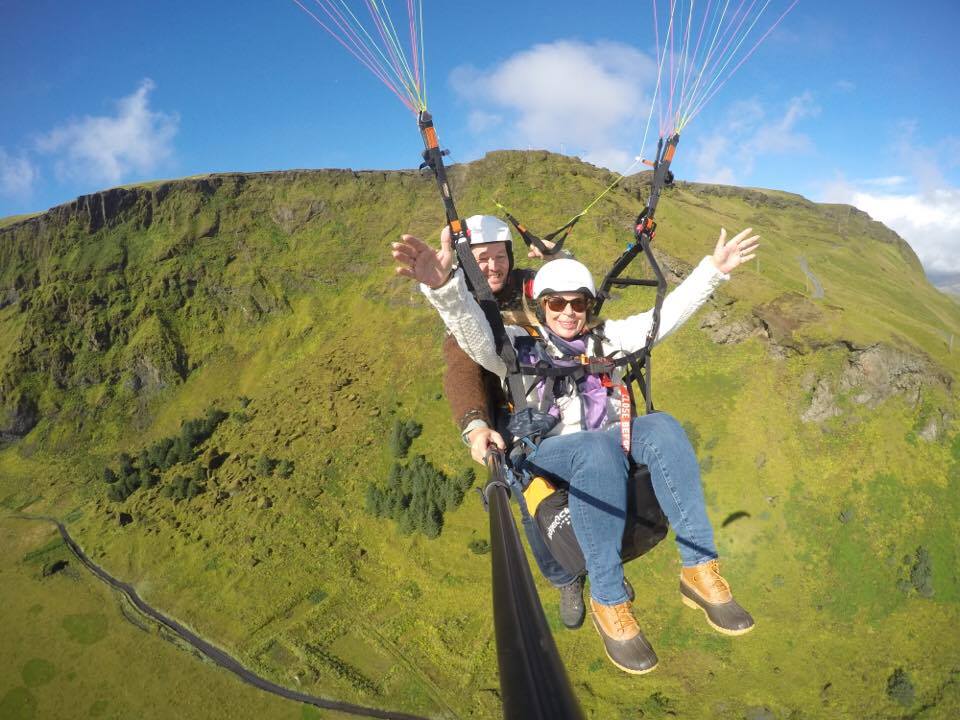 TA_iceland's tweet photo. Sun was out &amp; wind was perfect 4 Erin &amp; David 2 enjoy the sky #paragliding #trueadventure #happypeople #iceland https://t.co/1edShlLGp4