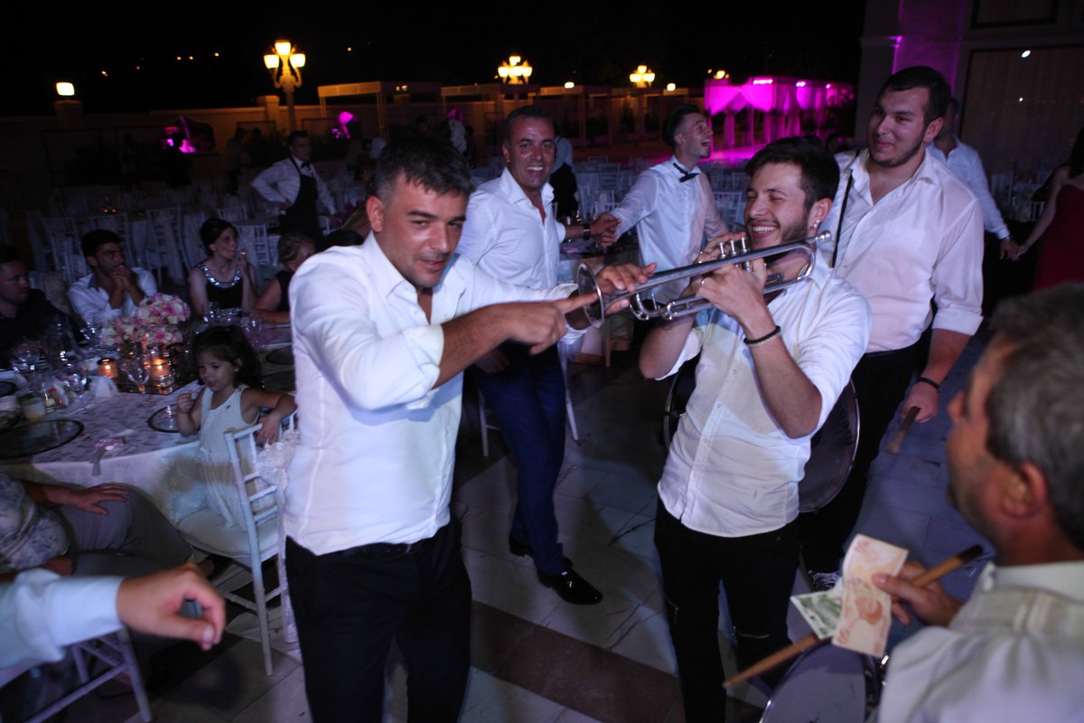 Kasnak yuvarlandı elek oldu. Eski orosbular melek oldu...!!!!!