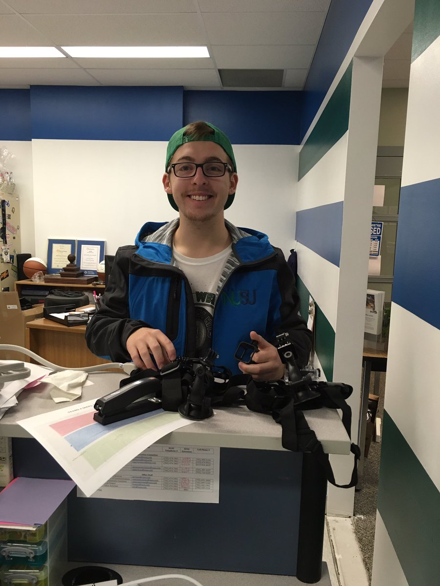 NUSUtalks's tweet photo. Our head of camera crew, Isaac Bender, getting ready for the Dean's lunch and amazing race! https://t.co/RIuiO66lUy